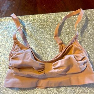 Brand new without tags SKIMS Fits everybody bra and a size 2X/3X